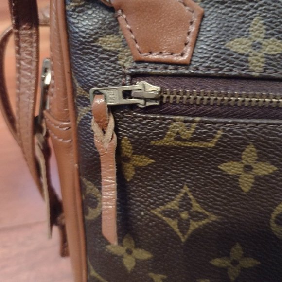 Louis Vuitton Pochette Sport Clutch - Picture 10 of 16
